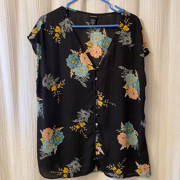 torrid Tops - Beautiful Like-New torrid Top